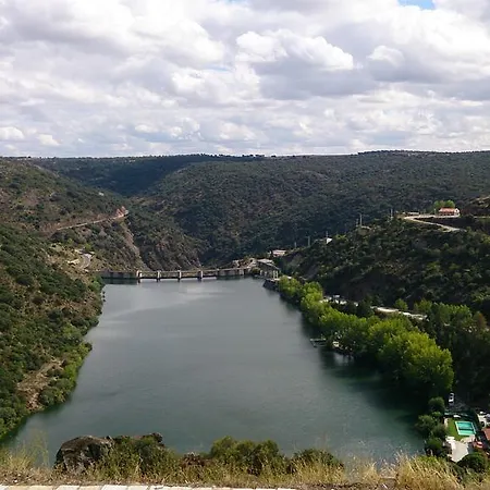 Konukevi Flor Do Douro - Comercio E Hotelaria, Lda 2*