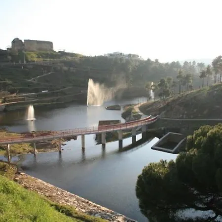 Konukevi Flor Do Douro - Comercio E Hotelaria, Lda 2*