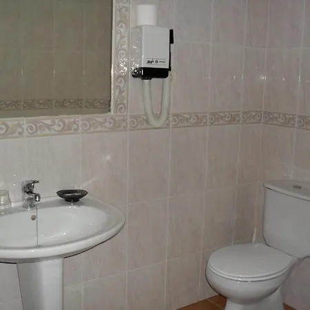 Flor Do Douro - Comercio E Hotelaria, Lda Πανσιόν Miranda do Douro