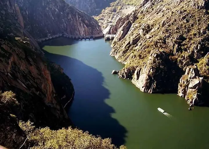 게스트하우스 Flor Do Douro - Comercio E Hotelaria, Lda