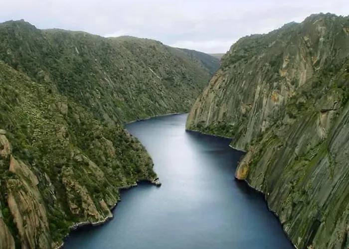 Flor Do Douro - Comercio E Hotelaria, Lda Penzion Miranda do Douro